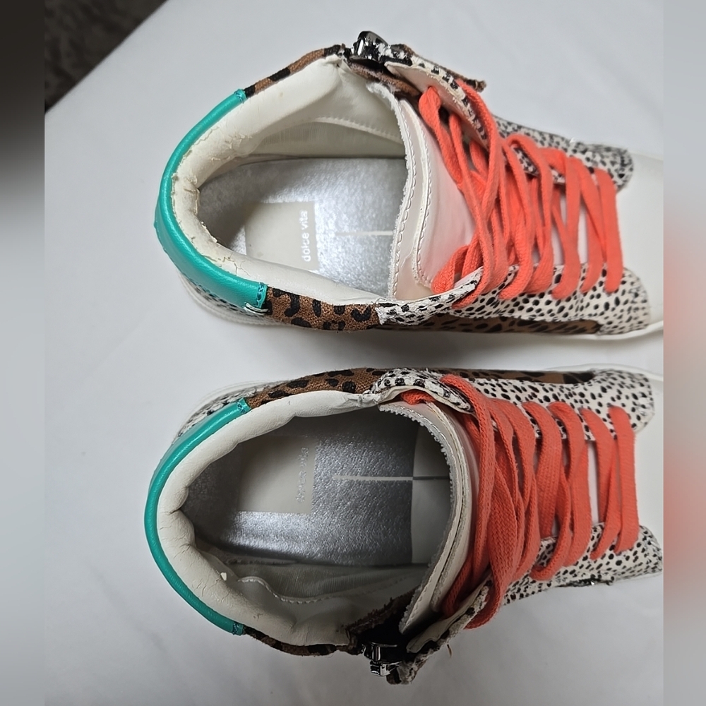 Dolce Vita Animal Print High Top Ladies Sneaker Size 8.5 - Picture 2 of 11